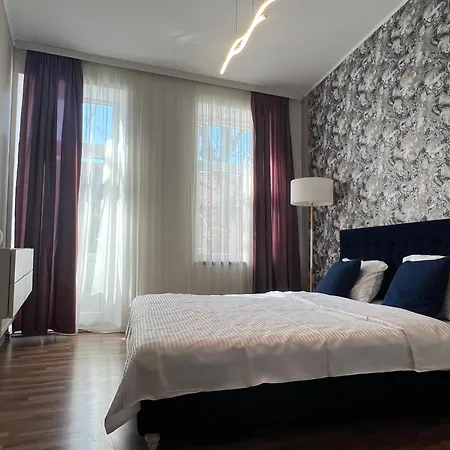Urban Waves With Balcony And Terrace Apartment Constanta