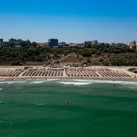 Urban Waves With Balcony And Terrace * Constanta
